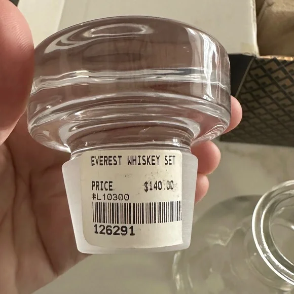 NWT - Everest Whiskey Decanter + 4 Glasses - Barware Gift Set - Picture 4 of 16